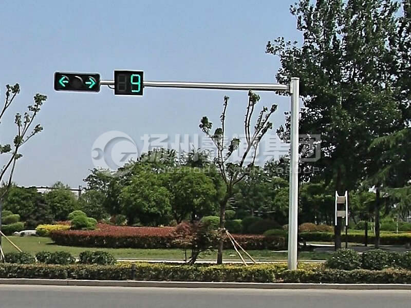 XHDG-035，L型八棱信號(hào)燈桿，丁字路口
